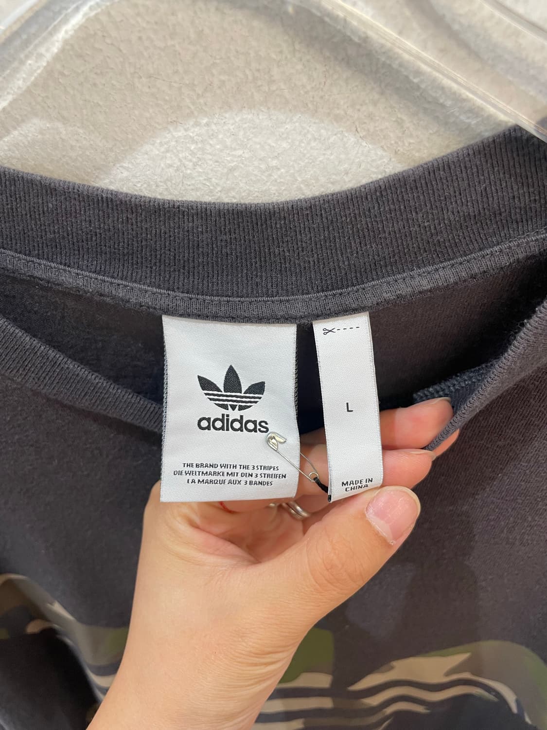 Adidas logo camo half T 상품이미지7