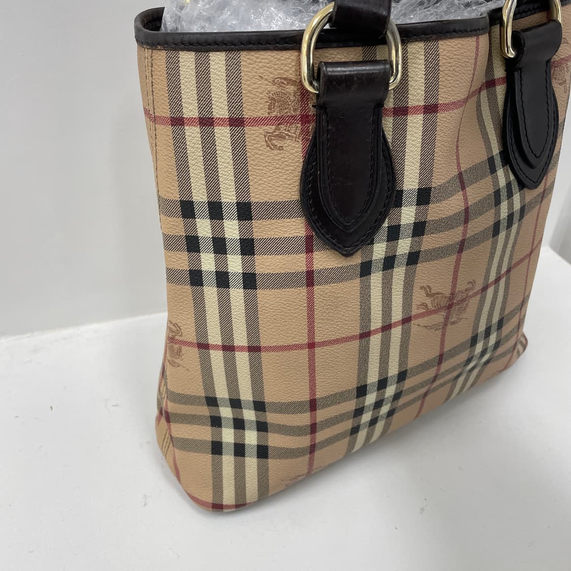 버버리 PVC 노바 체크 레더 핸들 토트백 상품이미지3