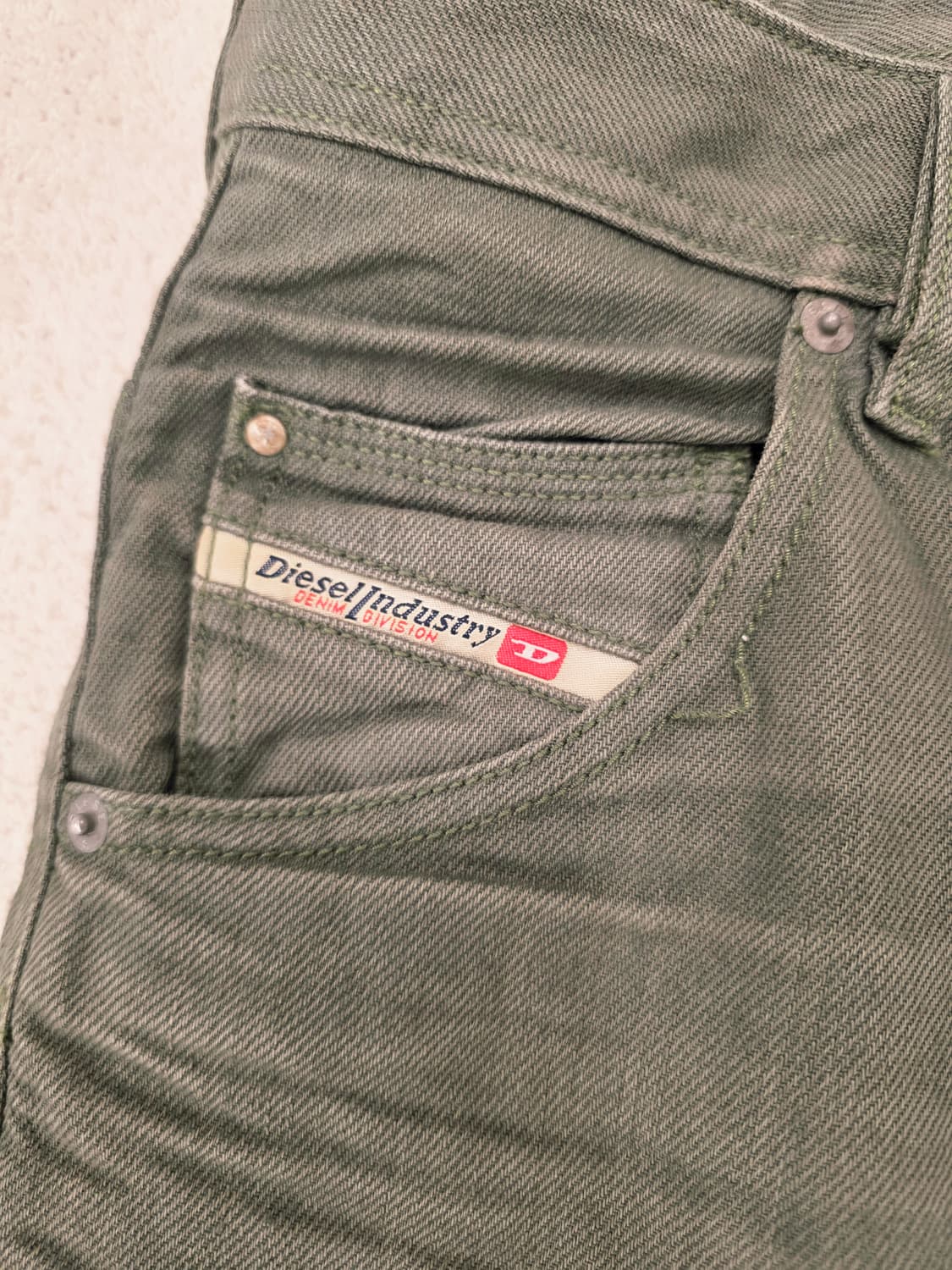 디젤 크룰리 카키 청바지.  싸이즈 34 상품이미지3