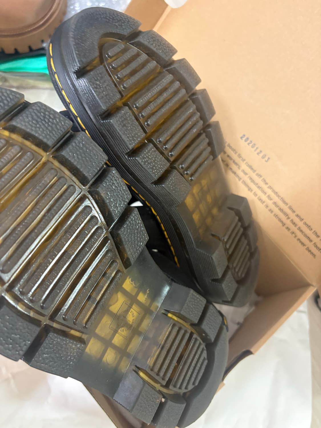 (새상품) 닥터마틴 포스터 샌들 26471001 / 230사이즈 상품이미지4