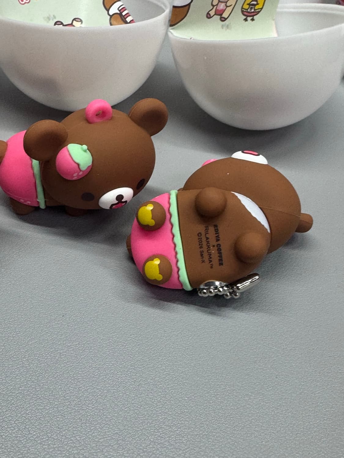 이디야 리릭쿠마 딸기 점장 마그넷 피규어 키링 판매 상품이미지3