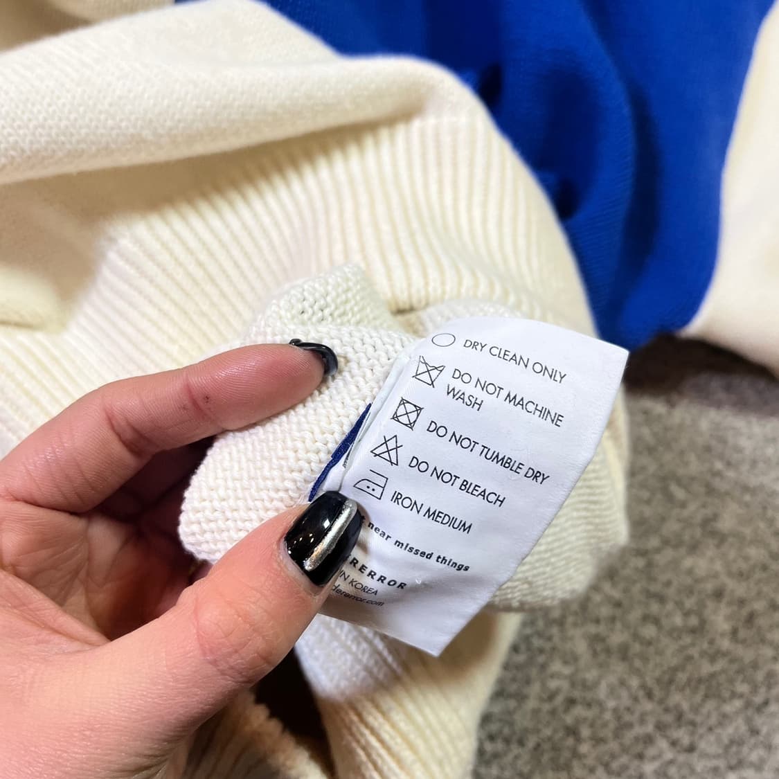 아더에러 22ss 트윈 하트 니트 상품이미지8