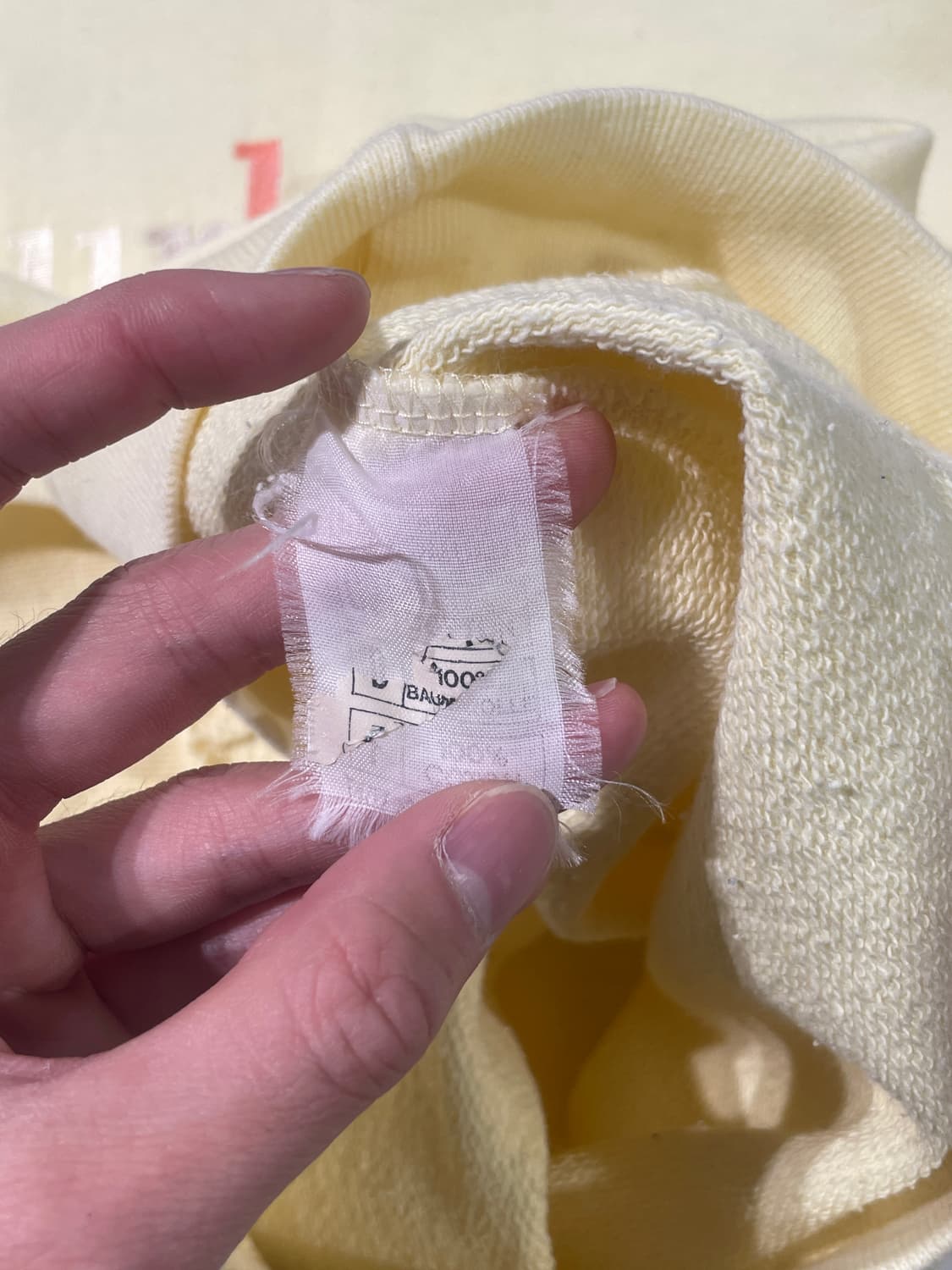 버버리 옐로우 폴리크롬 로고 크루넥 스웻 셔츠 상품이미지8