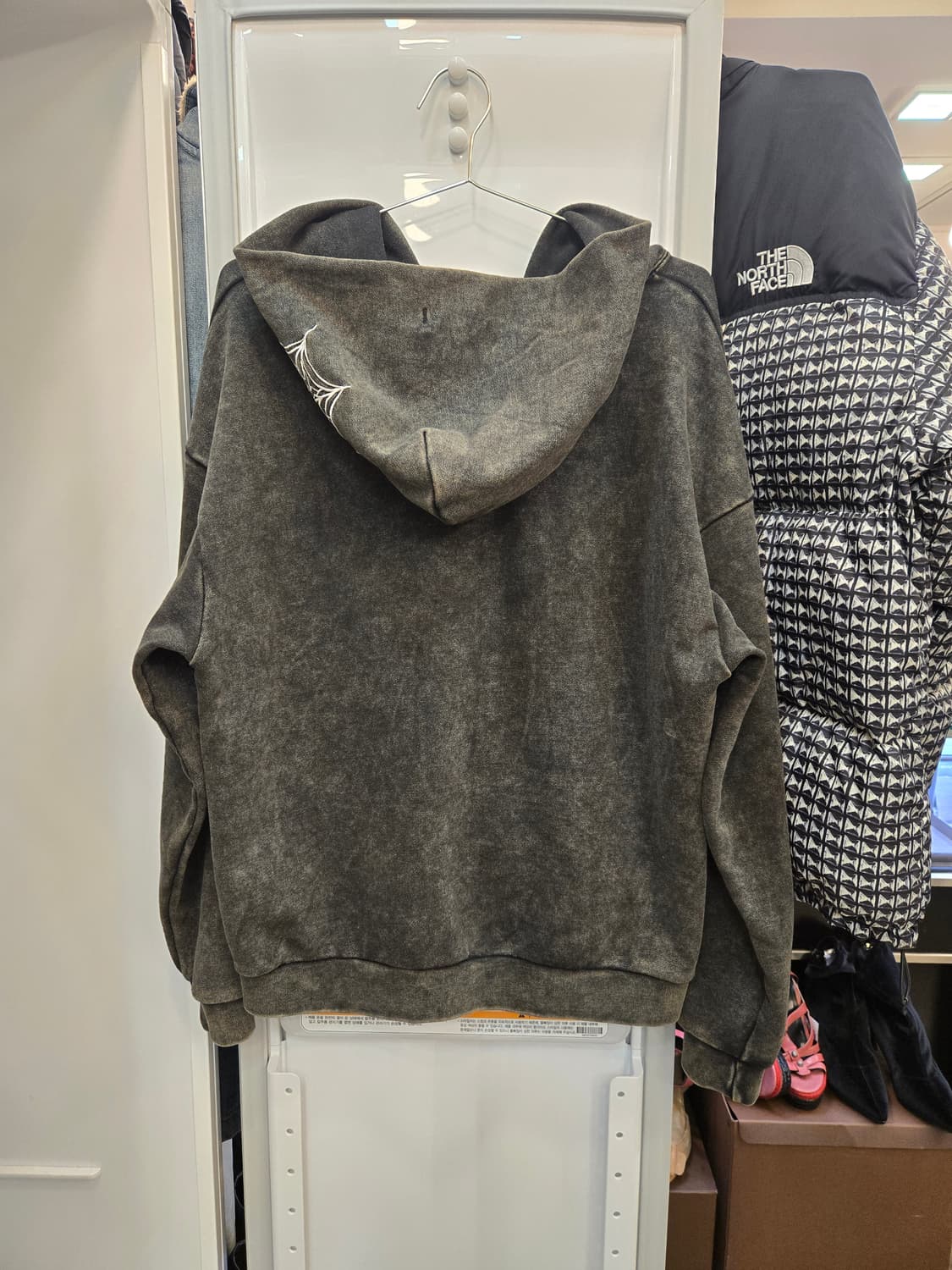 시퀀즈 빈티지 워싱 거미줄 메탈 로고 오버핏 후드 집업 상품이미지2