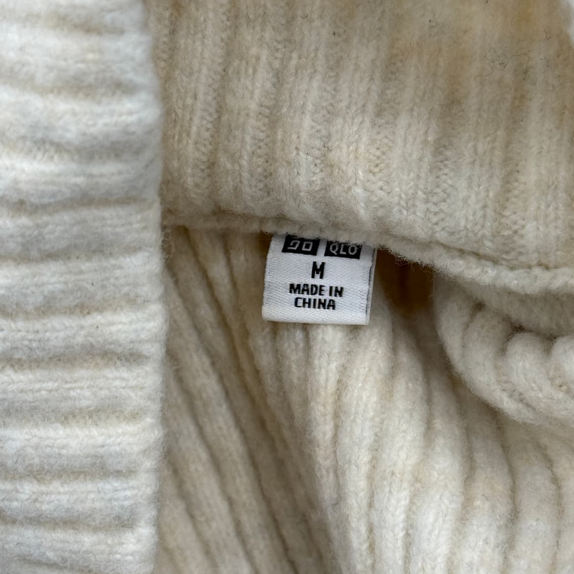 유니클로 아이보리 목폴라 니트티셔츠 상품이미지7