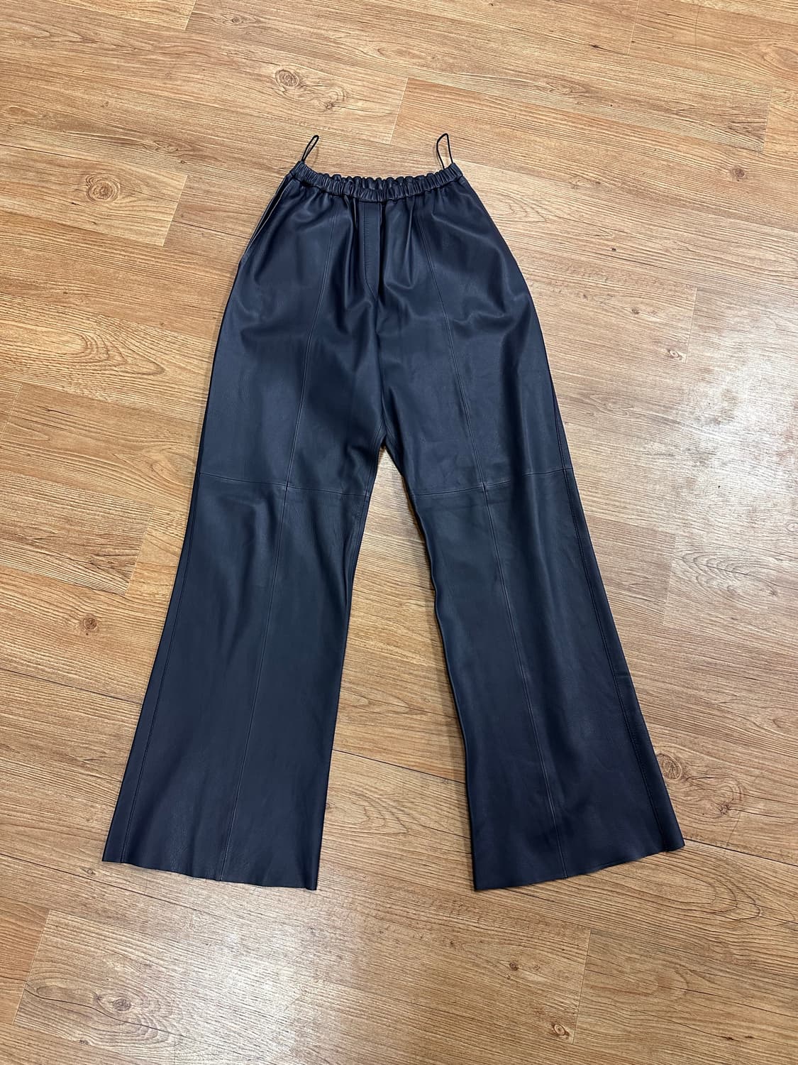 (OS)포르테포르테 23FW 리얼레더 부츠컷 디테일 팬츠 상품이미지1