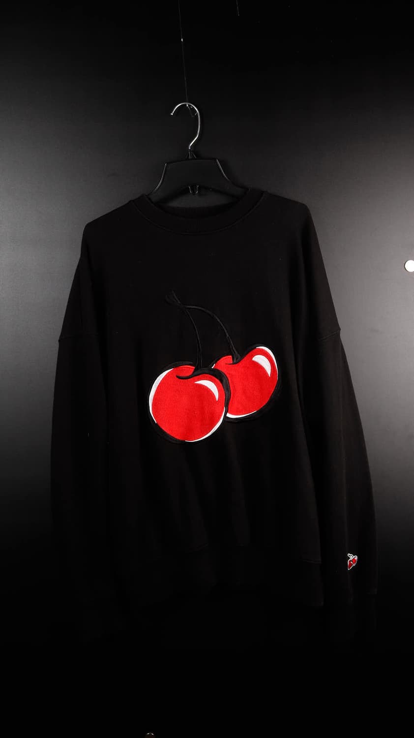 키르시 블랙 후드티 상품이미지2