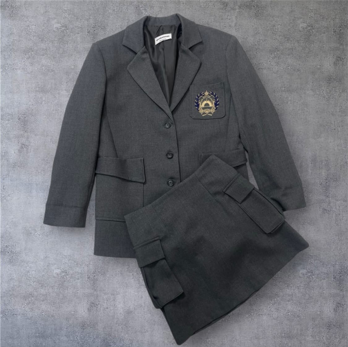 젠틀우먼 그레이 프레피룩 와펜 오버핏 자켓 카고 미니스커트 셋업 M 상품이미지1