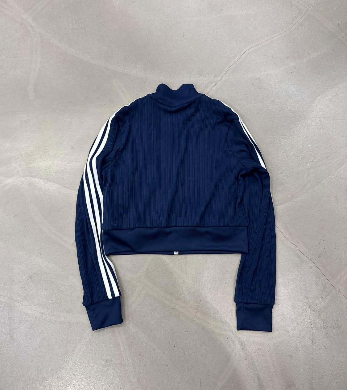 아디다스 플리츠 크롭 트랙탑 M 상품이미지3