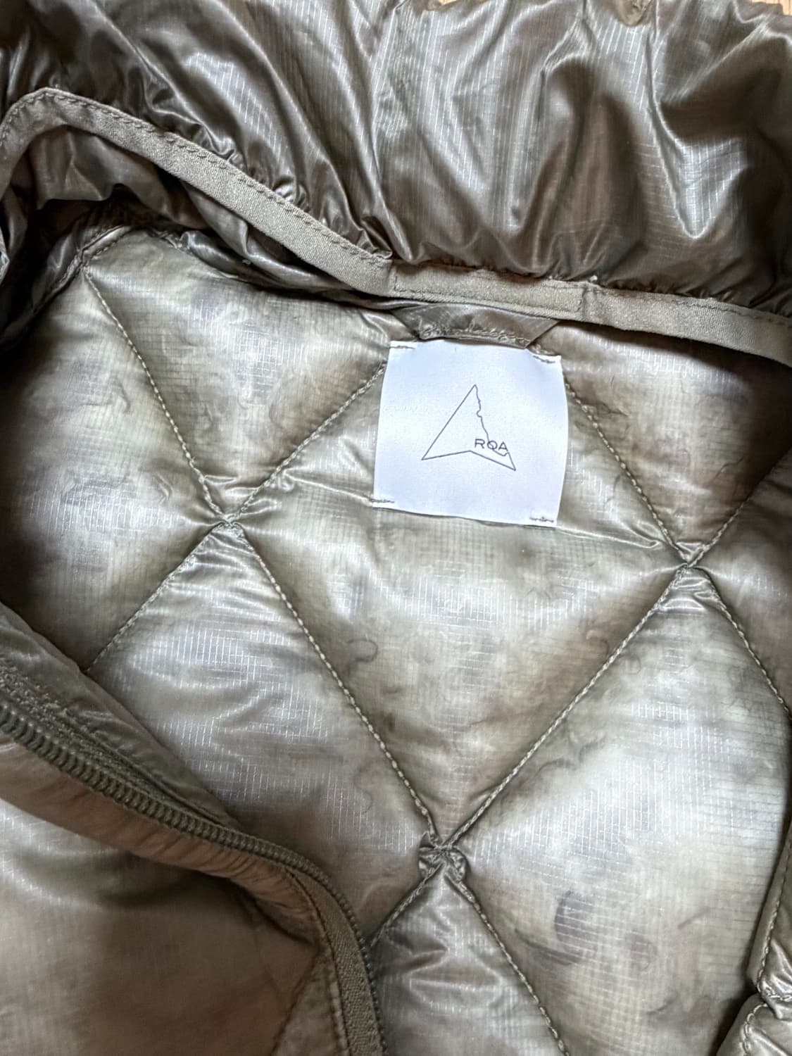 로아 누나 800 필파워 패딩 세이지 그린 상품이미지5