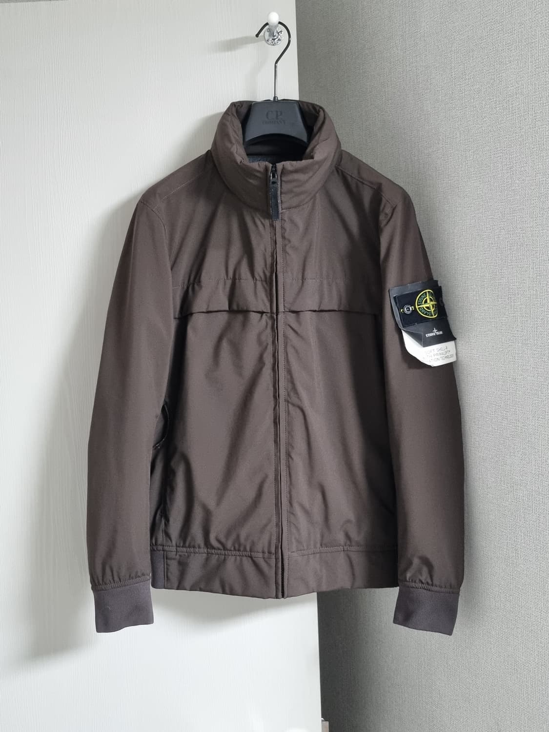 스톤아일랜드 소프트쉘 프리마로프트 경량패딩 상품이미지1