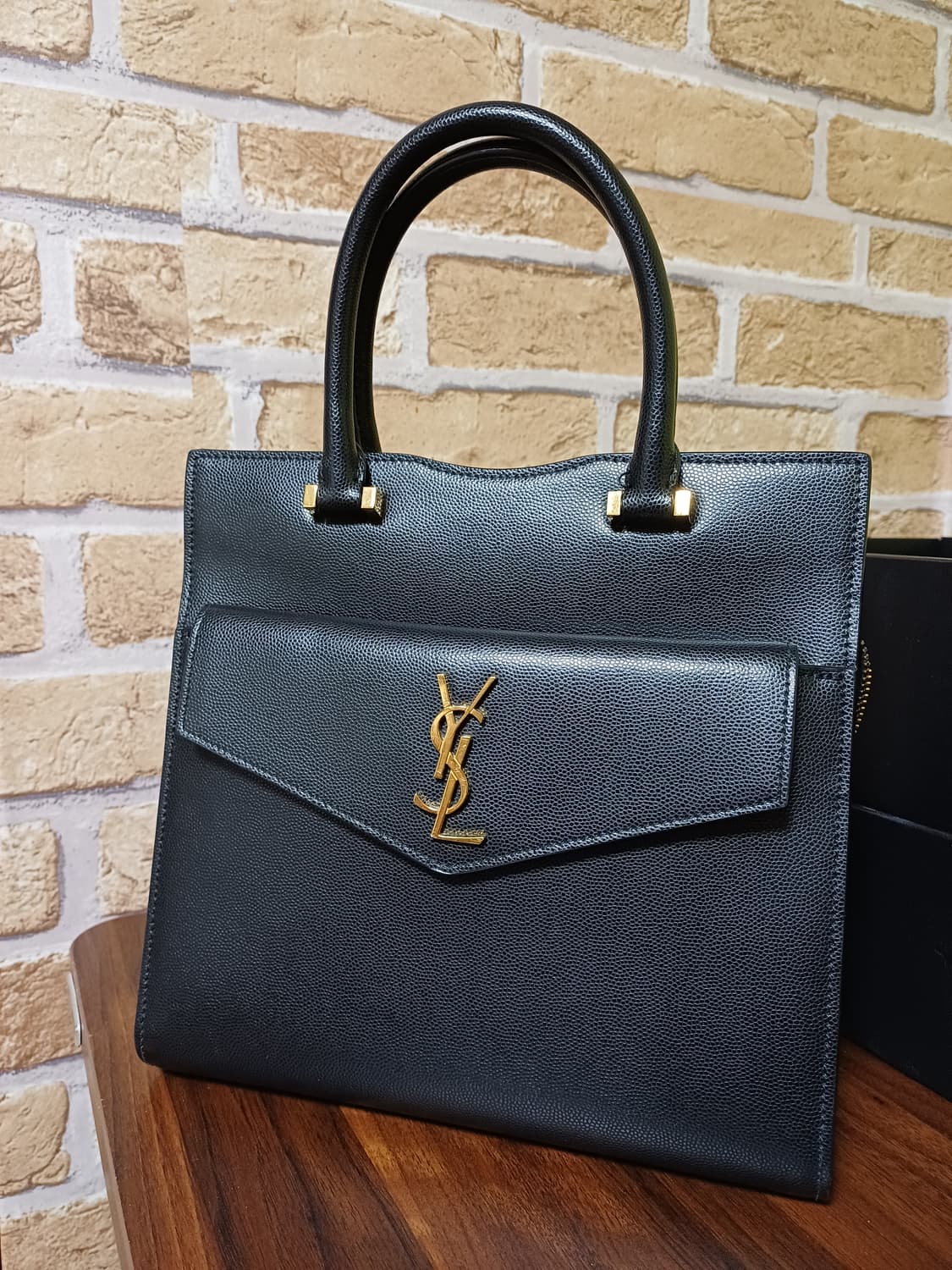 입생로랑 업타운백 토트/크로스백 블랙 상품이미지2