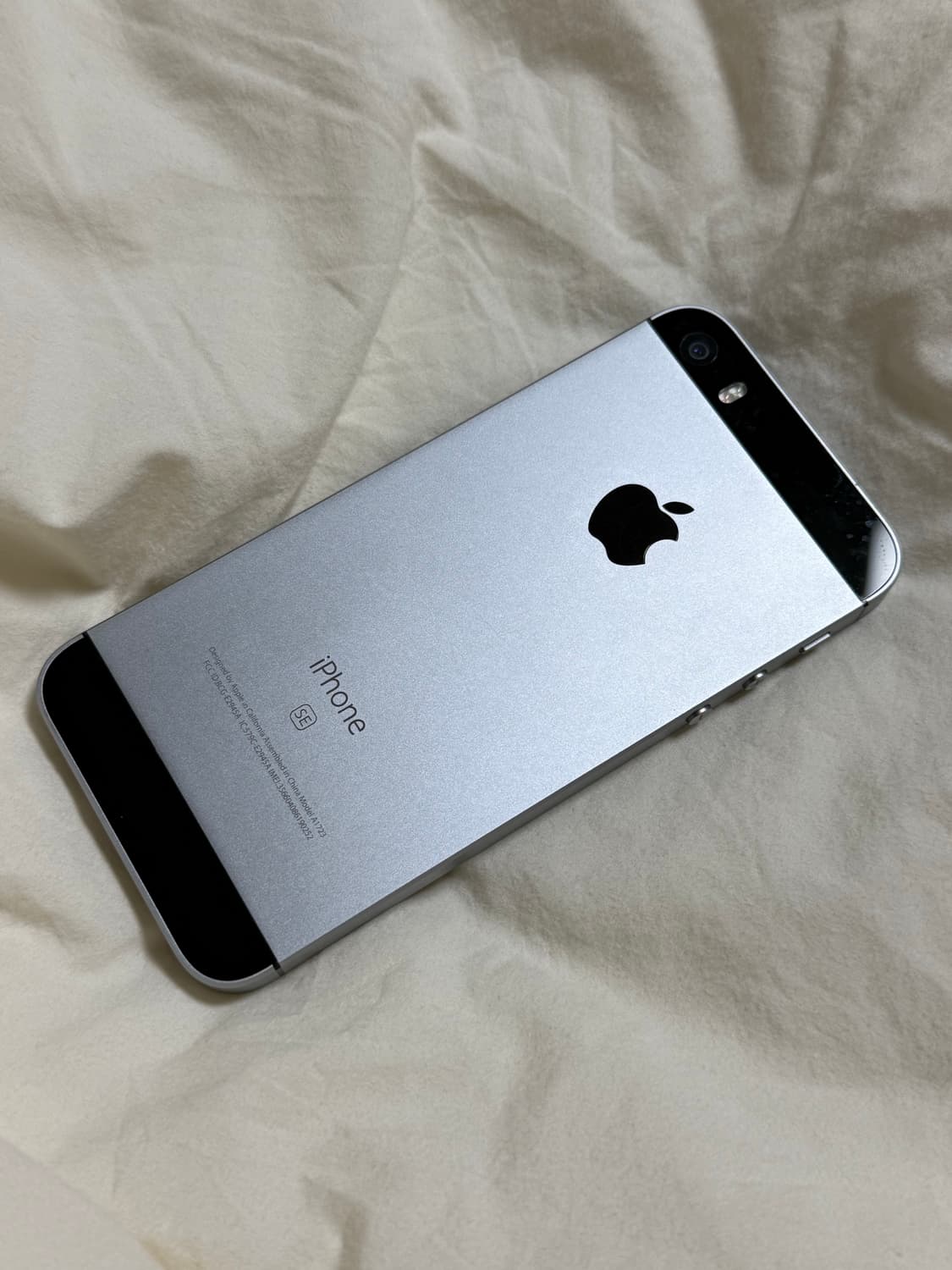 아이폰 se 스페이스그레이 32gb 상품이미지1