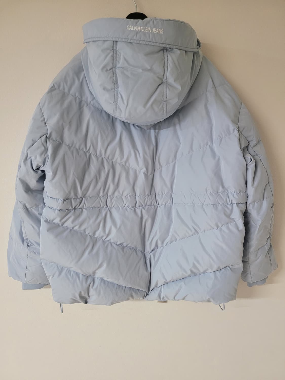 캘빈클라인 미드 랭스 페미닌 다운 자켓 XS (제니,정호연) 상품이미지2