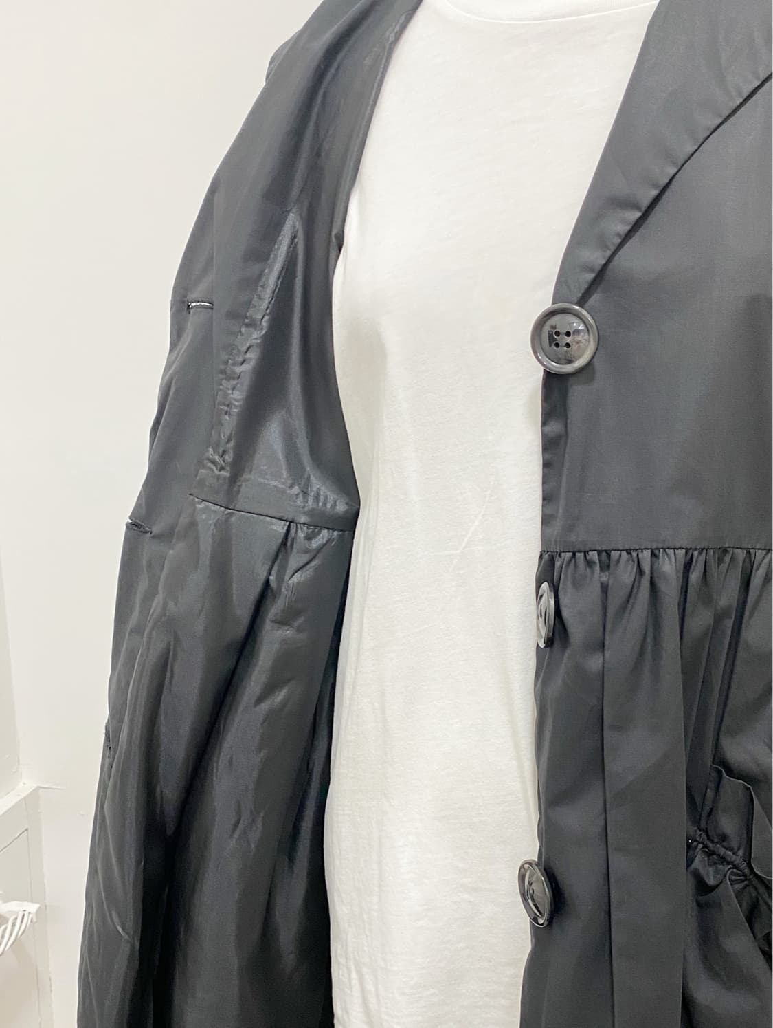DKNY 블랙 프릴 자켓 상품이미지2