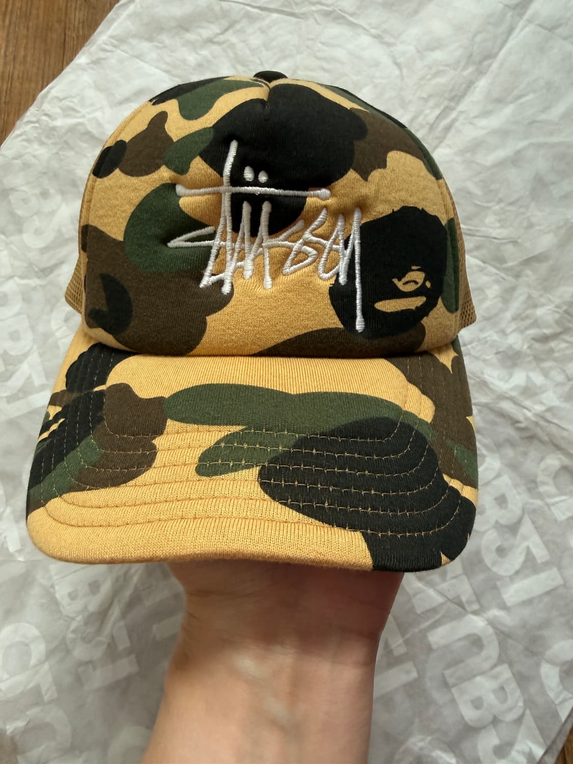 스투시 x 베이프 1st 카모 트러커햇 옐로우 상품이미지1