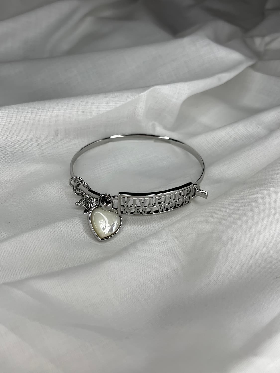 비비안 웨스트우드 로고 플레이트 참 브레이슬릿 상품이미지2