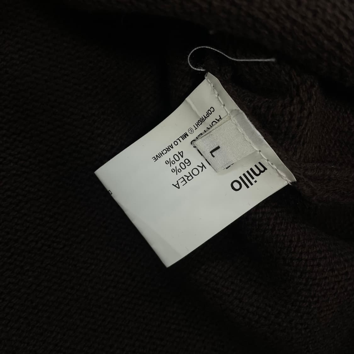 밀로아카이브 미니멀리스트 루즈핏 니트 브라운 상품이미지4