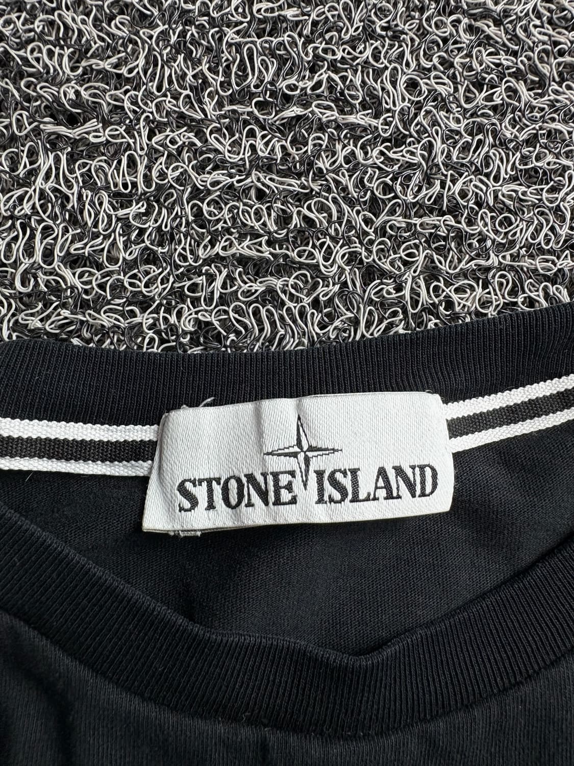 스톤아일랜드 지오메트릭 로고 프린트 반팔티 4123 상품이미지3