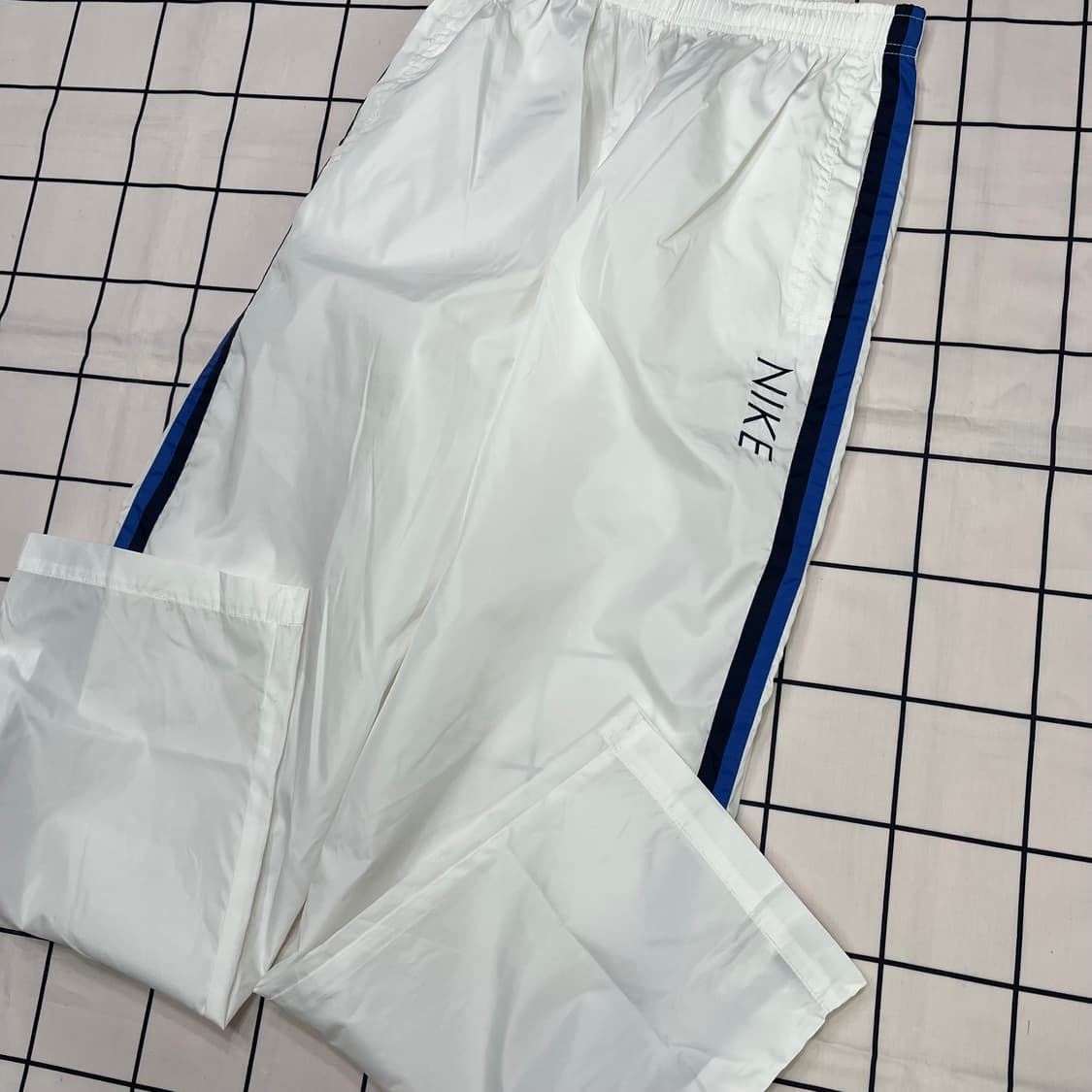 나이키 화이트 트랙팬츠 상품이미지1