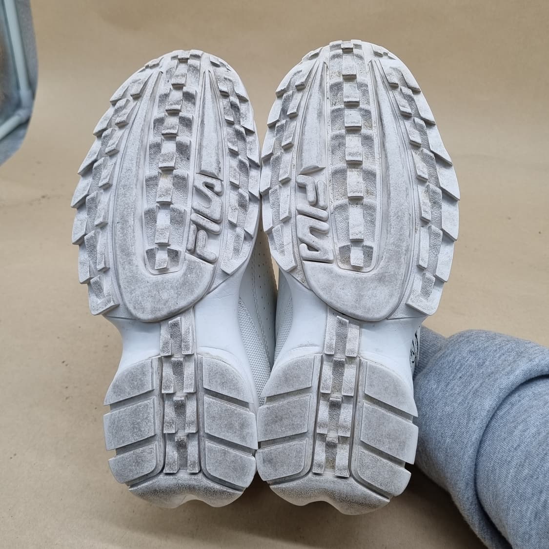 휠라 디스럽터2 운동화255 상품이미지3