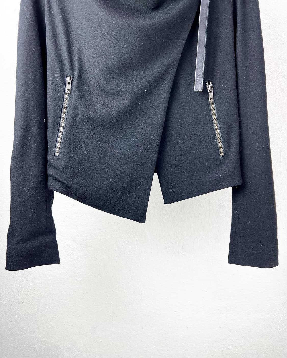 헬무트랭 블랙 울 벨티드 랩 가디건  상품이미지3