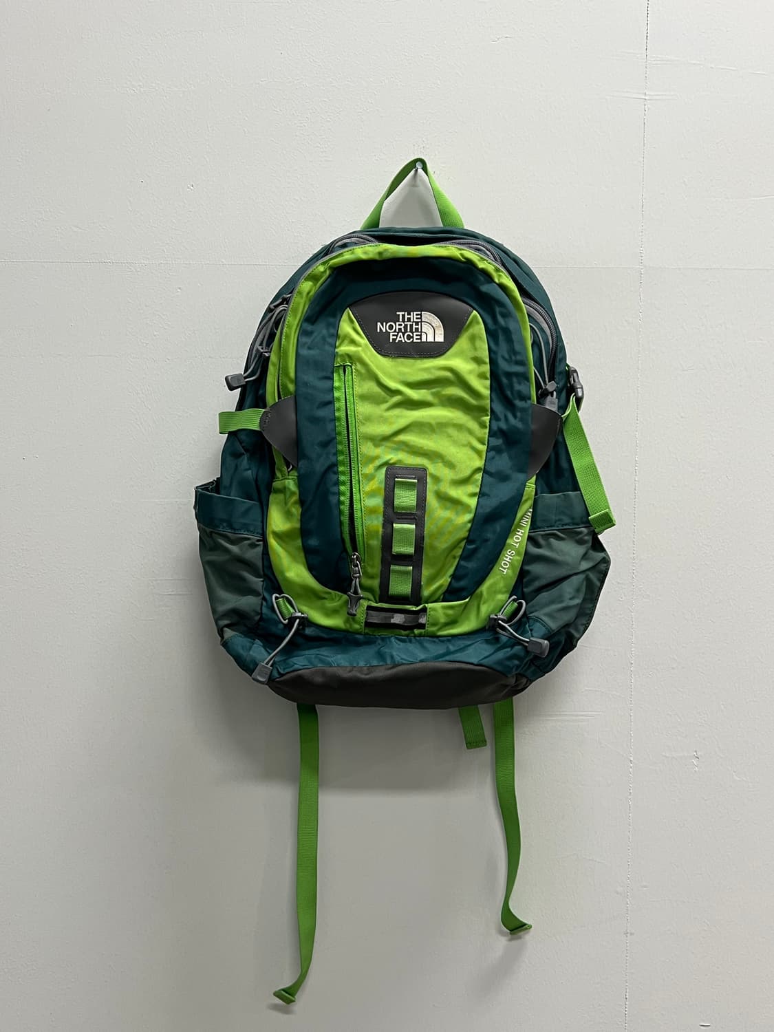 노스페이스 미니 핫샷 백팩 그린 상품이미지2