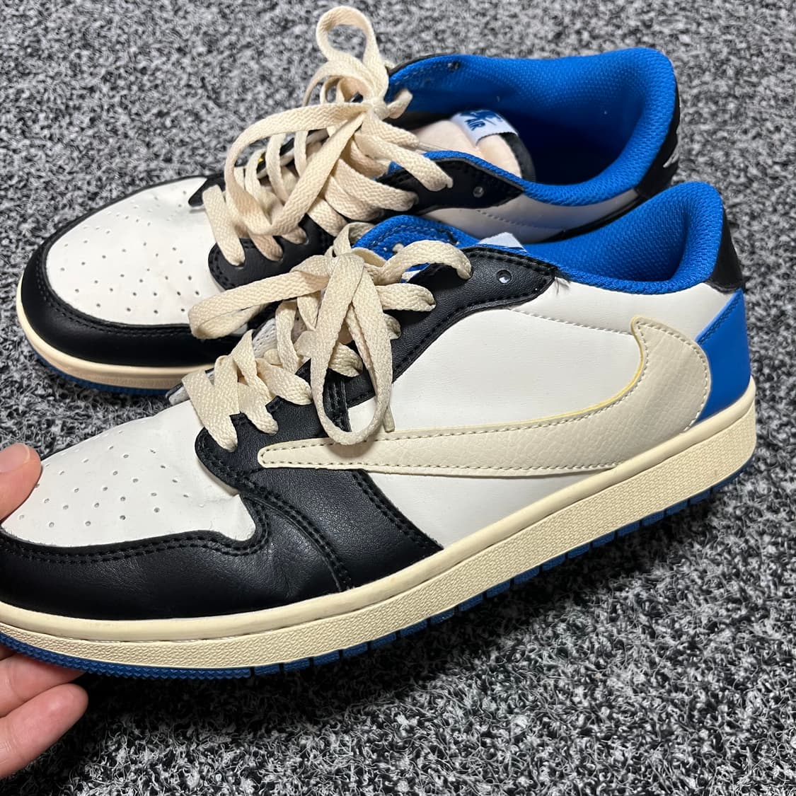 나이키 X 트래비스 스캇 X 프라그먼트 조던1 로우 255 상품이미지2