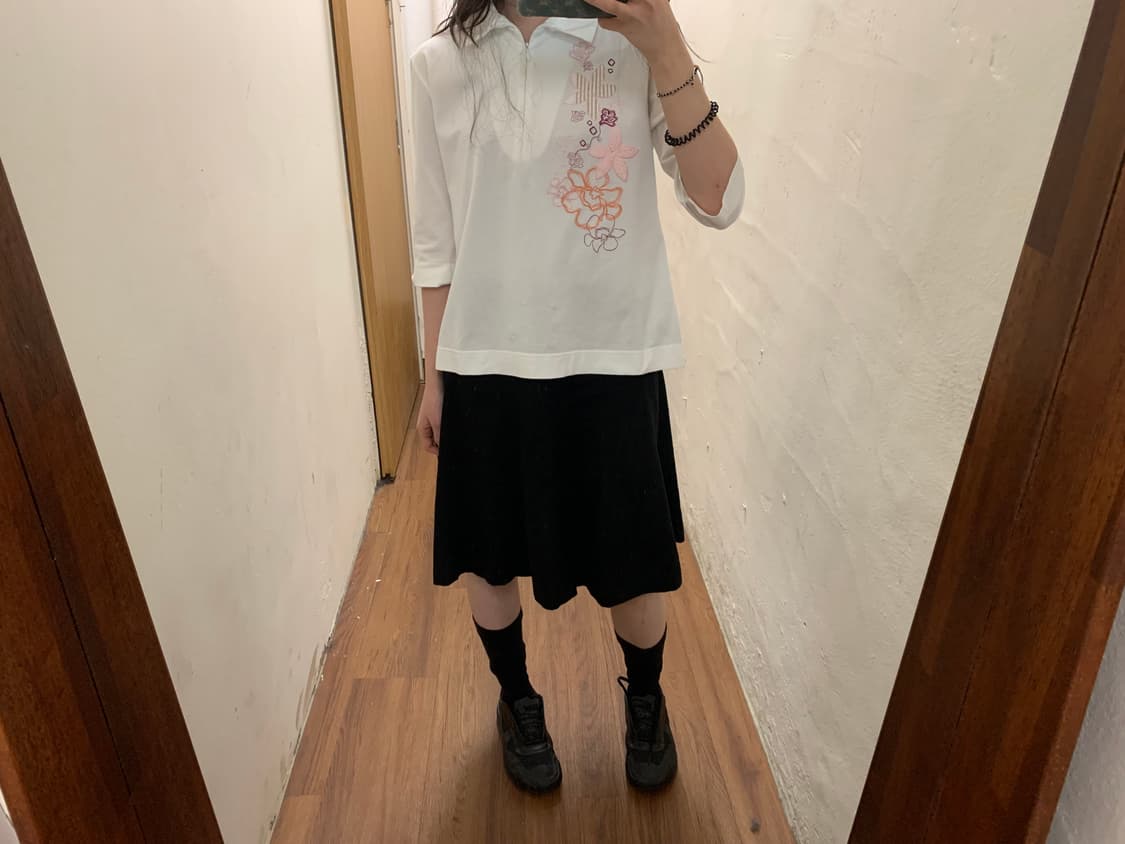 겐조 7부 PK 티셔츠 하프 집업 플라워 자수 디테일 화이트 상품이미지5