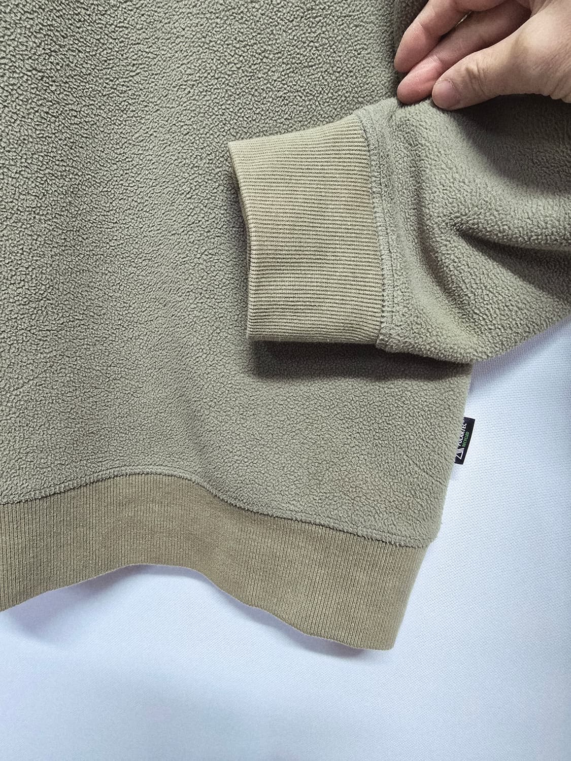 내셔널지오그래픽 플리스 맨투맨 카키 상품이미지3