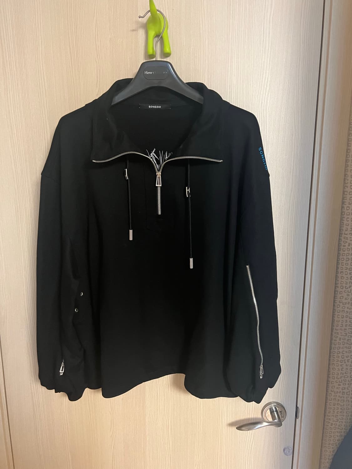 송지오 컬렉션자수 하프 집업 스웻셔츠 52사이즈 상품이미지2