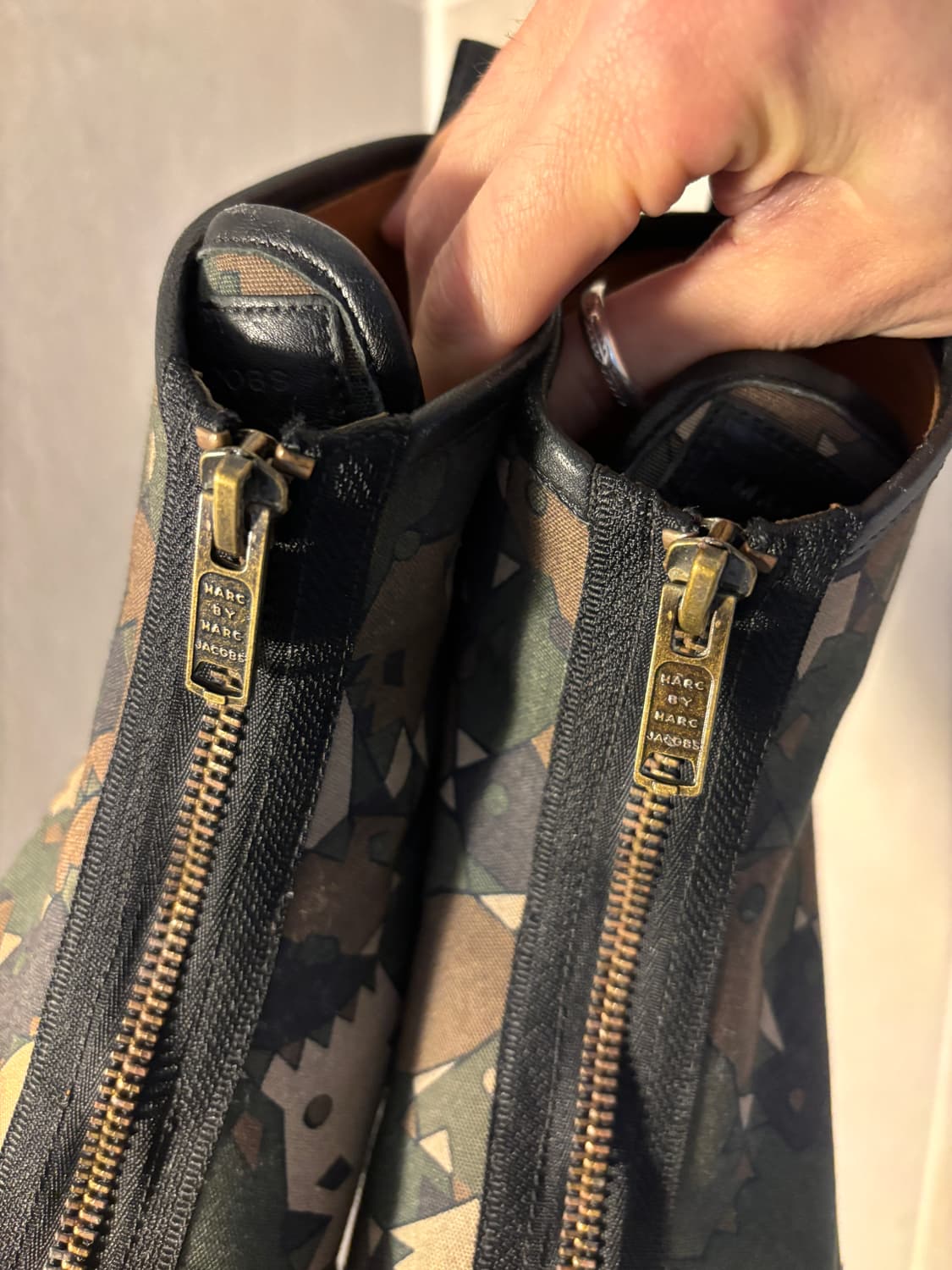 마크 바이 마크 제이콥스 카모 스커트 하이탑 상품이미지4