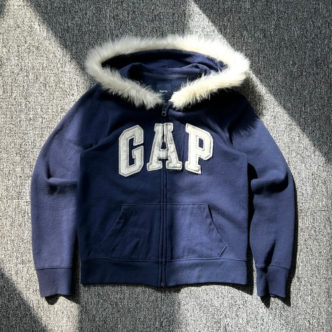 GAP 네이비 퍼 후드집업 상품이미지1