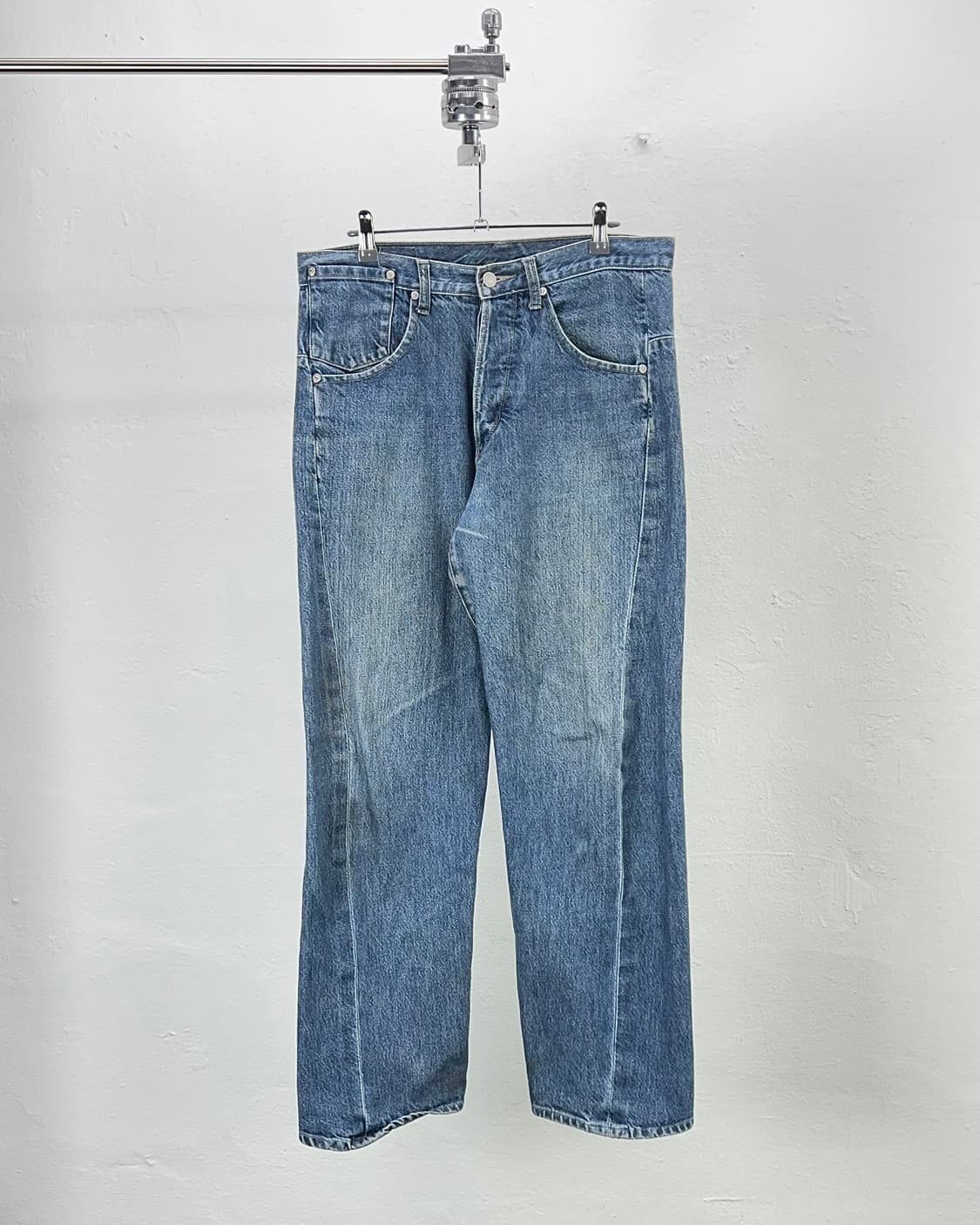 리바이스 엔지니어드 버튼 플라이 연청 데님 팬츠 상품이미지1