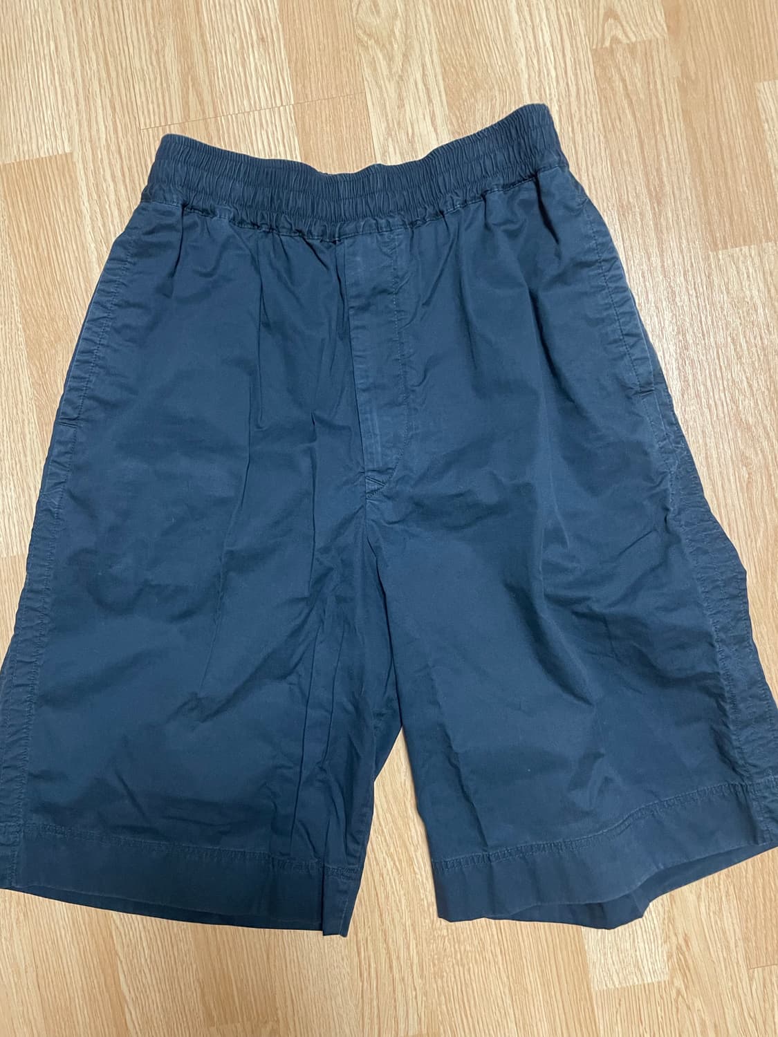 [S] (일괄판매) 유니클로U 배스킷볼 하프팬츠 베이지, 네이비 상품이미지8