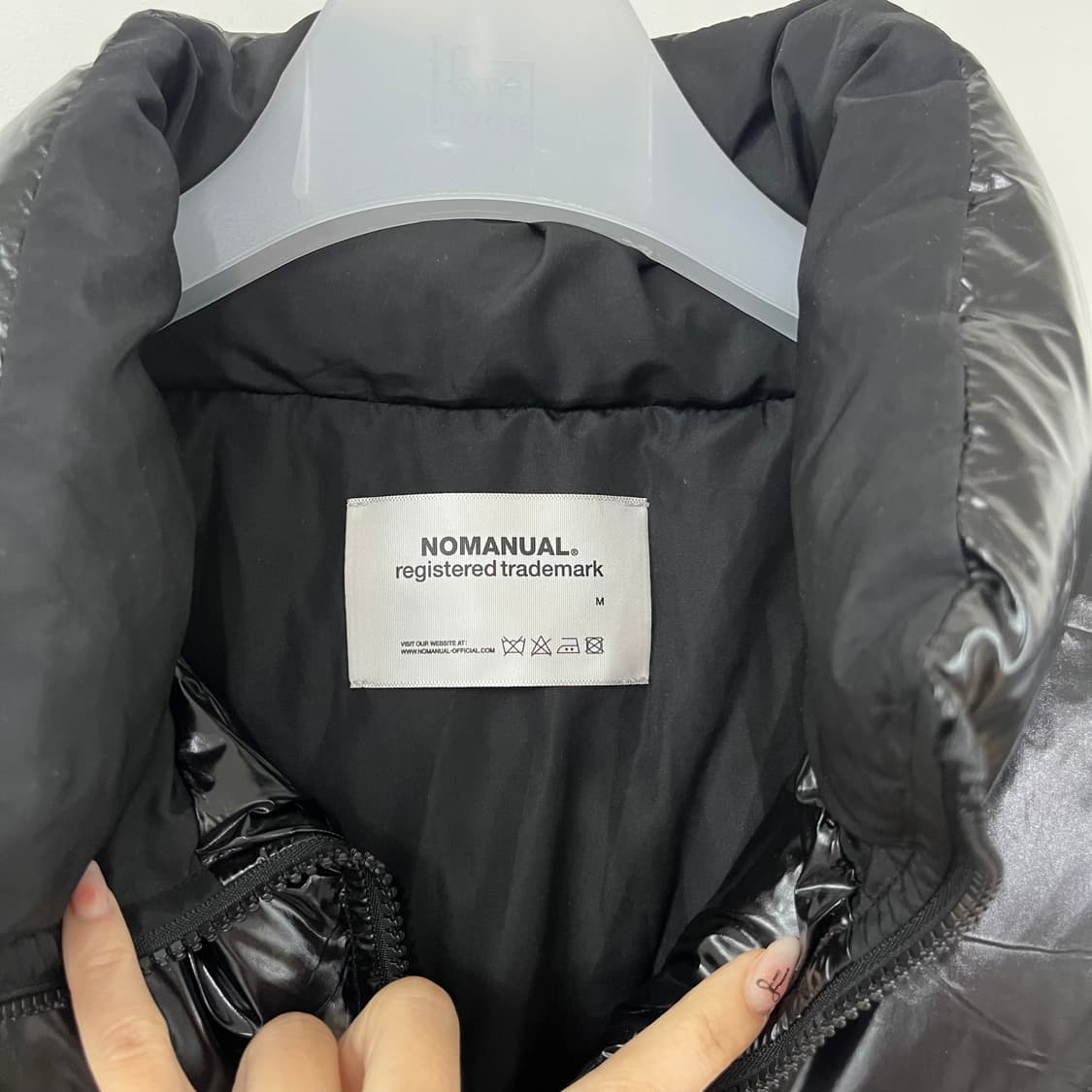 노매뉴얼 LUKE 덕다운 글로시 블랙 패딩 상품이미지8