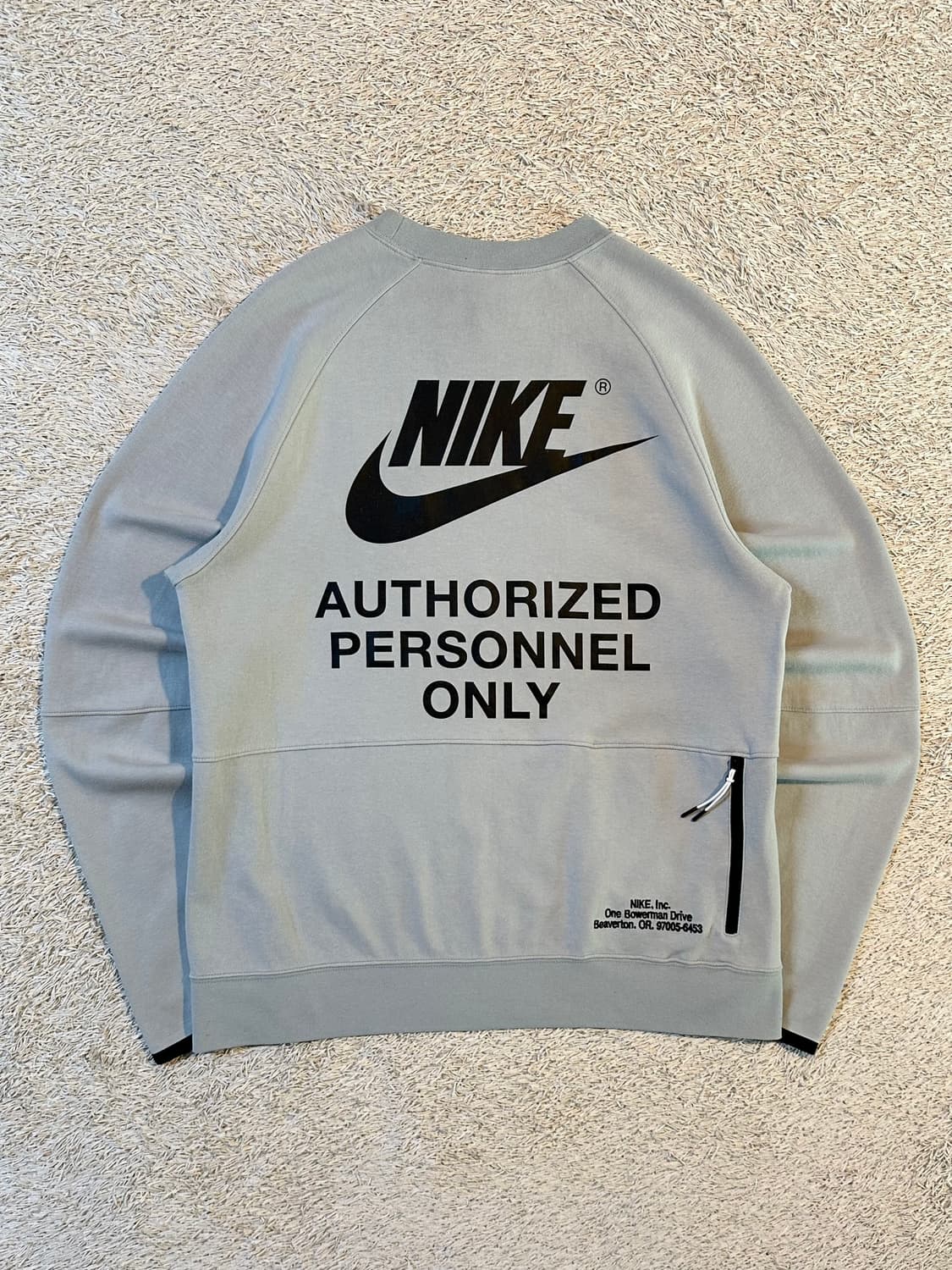 나이키 NIKE 그래픽 백로고 맨투맨 그레이 상품이미지1
