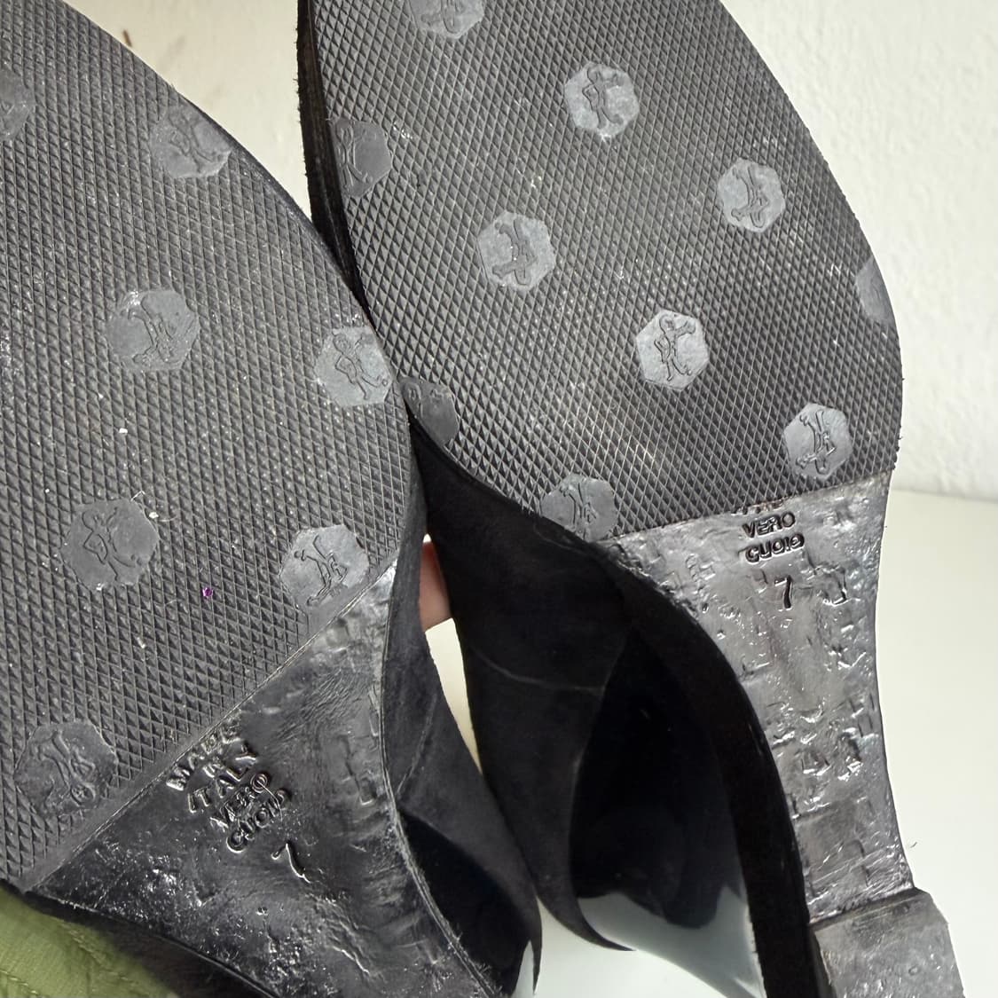 까사데이 스웨이드 라운드 토 플라스틱 웨지힐 상품이미지6