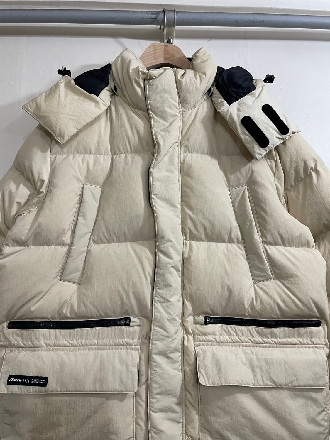 미즈노 MIZUNO 미드 덕다운 자켓 라이트베이지 상품이미지3