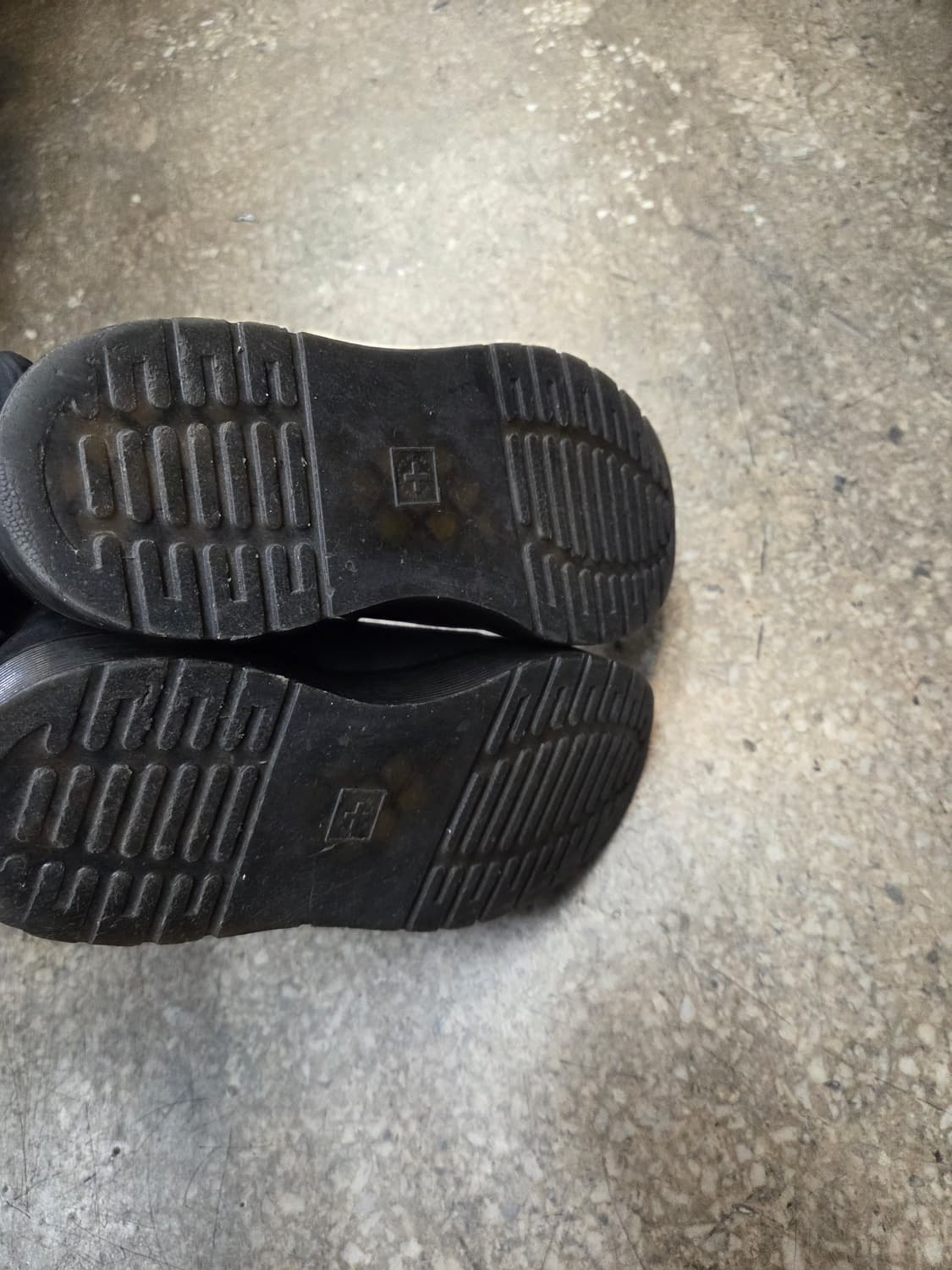 닥터마틴 단테지퍼 블랙스니커( uk 7) 상품이미지6