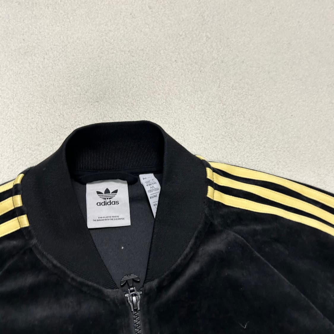 Adidas Superstar Velvet Track Jacket   상품이미지6