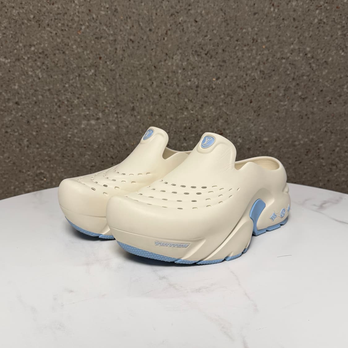 [8사이즈]루이비통 LV 샤크 클로그 상품이미지2