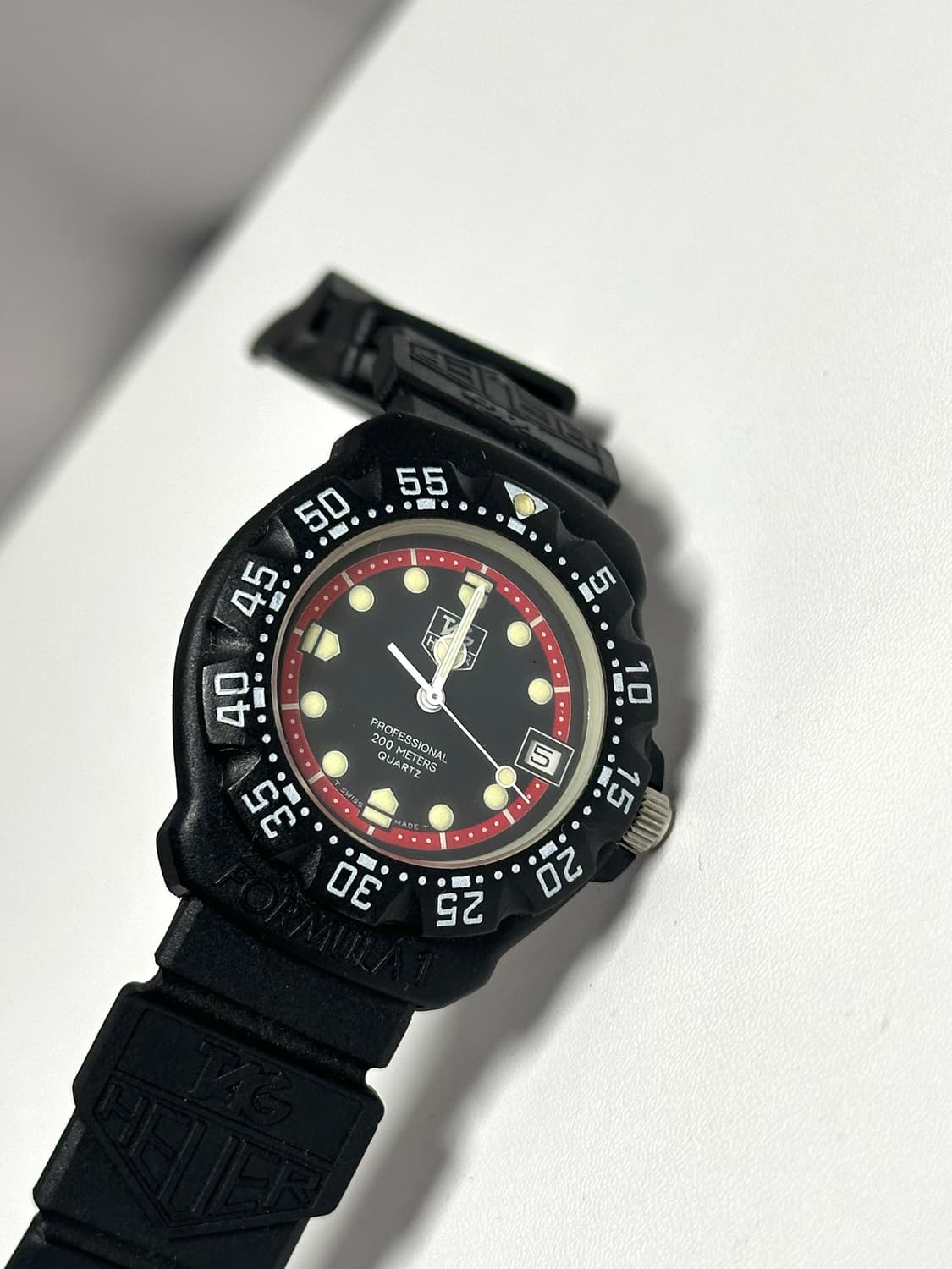 태그호이어 포뮬러1 kith 콜라보 원판 상품이미지5