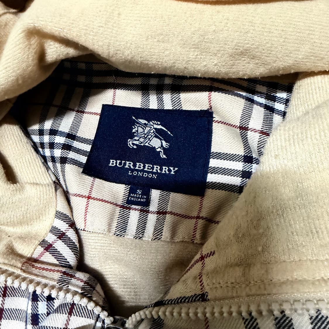 버버리 클래식 기모 바람막이 상품이미지3