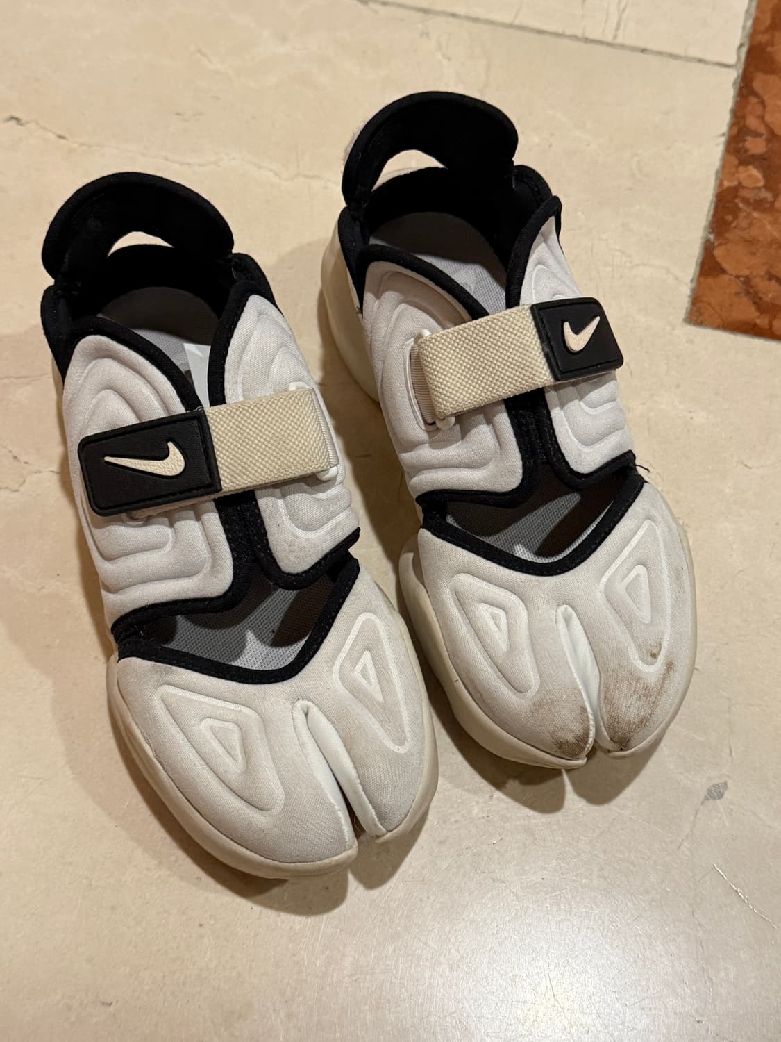 나이키 아쿠아 에어 리프트 화이트 샌들 230 상품이미지1