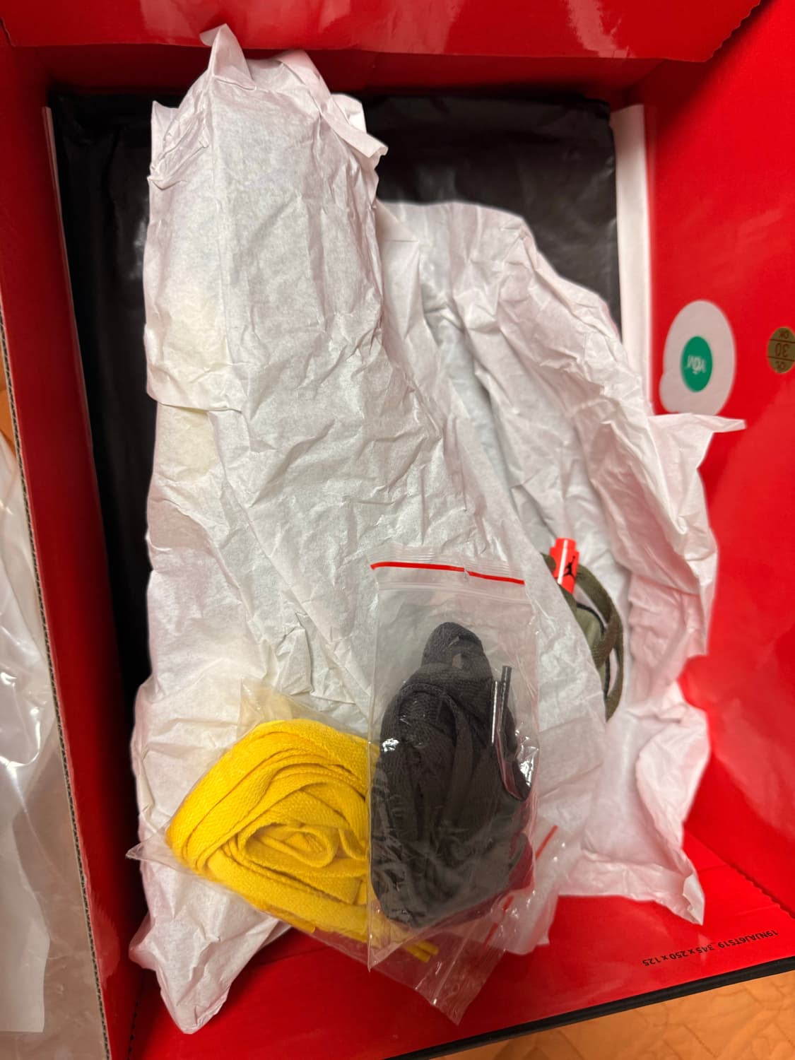 트래비스 스캇 조던6 올리브 새상품 풀구성 상품이미지3