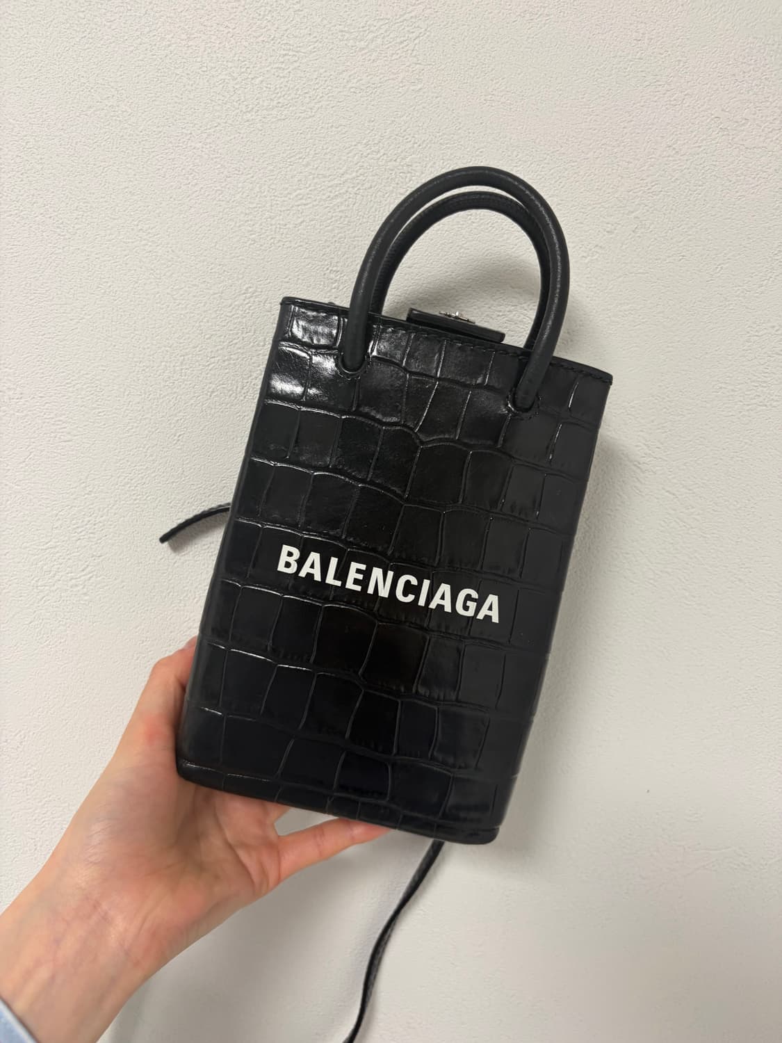 발렌시아가 블랙 크로커 폰홀더백 팔아요 상품이미지1