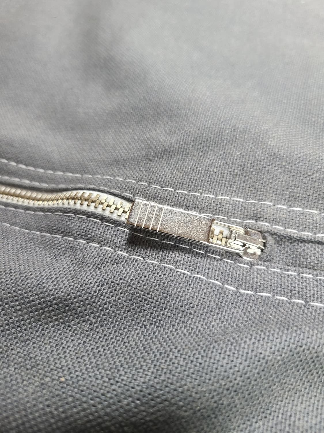 톰브라운 가먼트 수트케이스 상품이미지3