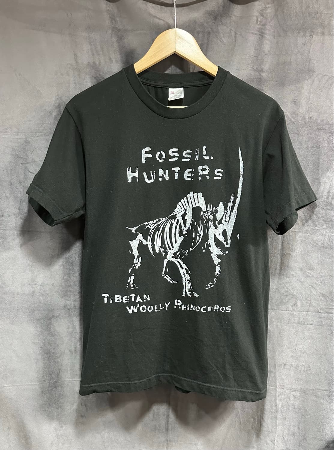 프린트스타 FOSSIL HUNTERS 티베트 털코뿔소 프린트 반팔티 M 상품이미지1