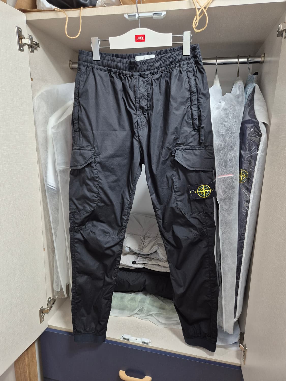 새상품급 스톤아일랜드 카고조거팬츠30 블랙 상품이미지1